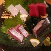 UMAMI日本酒弐番館 - 本日のお刺身盛り４種