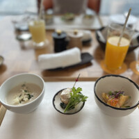 ザ タヴァン グリル＆ラウンジ - 