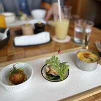 ザ タヴァン グリル＆ラウンジ - 