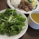 小さな街の食堂 cafe MISTY - サラダorドリンクから選べて、サラダにしました