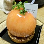 カズノリ イケダ アンディヴィデュエル 定禅寺通店 - 桃がまるっと一個！只でさえ美味しい桃がパティシエの手によりとんでもなく美味しくなってます！酸味や雑味がほとんど無くなりクリアで上品な甘さと香りが残った感じです♪♪(๑♡ᴗ♡๑)