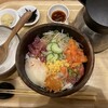 こめらく 贅沢な、お茶漬け日和。 - 人気３種のよくばりご飯(サーモン・ねぎとろ・まぐろ)