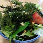 ふぐと沖縄 あら垣 - 海ブドウたっぷりのサラダ