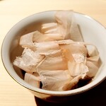 温石 - お口直しのもずくは鰹節とおろし生姜で