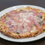 ピッツェリアソルジェンテ - 料理写真:タルトゥーフォ☆