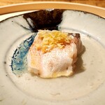 温石 - 甘鯛のパリパリな鱗 食べ進めるごとにお味に変化が…
