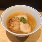 らぁ麺や 嶋 - らぁ麺【白醤油】1杯目｡白醤油は円やかで優しい味わい