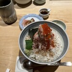 日本橋海鮮丼 つじ半 神楽坂店 - 