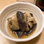 すみれ - お通し300円の茄子としめじの煮浸し