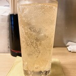 すみれ - ウイスキーソーダ割り450円