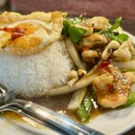 青山ガパオ食堂 - 