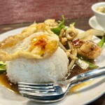 青山ガパオ食堂 - 