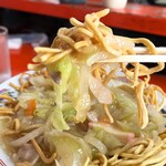 新ちゃん - かたい焼そば　麺具材リフト