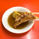 新ちゃん - ぎょうざ　カラシダレ