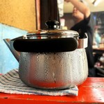 新ちゃん - 冷え冷えのヤカンの水