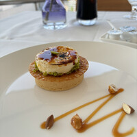 東京會舘 銀座スカイラウンジ - スカイラウンジ型ガトー　タルト生地にシブースト風のレモンクリーム