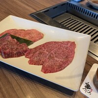 焼肉うしごろ 新宿三丁目店 - 