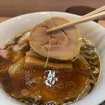 中華そば 深緑 - 鶏チャーシューリフト。