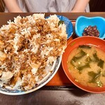 三河屋 - 地サザエのかき揚げ丼