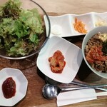 サムギョプサルと韓国料理 TUTUMU38 - 相方さんのビビンパ定食