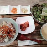 サムギョプサルと韓国料理 TUTUMU38 - サムギョプサル丼定食