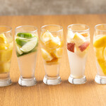 立呑 ZUTTO - 氷果実チューハイ…ごろごろ大きめにカットしたフルーツを凍らせて入れてます♪
