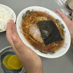 まるたかラーメン - 僕の「正油ラーメン」と「小ごはん」(パパのラーメンは省略)