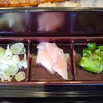 鰻の成瀬 - わさび、ネギ、生姜のガリ、キューちゃん