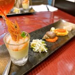 前菜の盛り合わせは今日もワイン泥棒