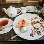 CURE MAID CAFE - いちごケーキプレートとアッサムティー
