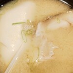 居酒屋 さか盛 - 魚のアラの味噌汁①