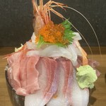 海鮮･寿司処 大漁 - デカ盛り海鮮丼 小 1,500円