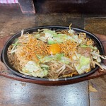 ケンゾーカフェ - 焼きラーメン 990円