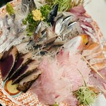 旬家 栄寿 - 刺身盛り合わせ！４名盛り(レンコン鯛、太刀魚、秋刀魚カツオ)