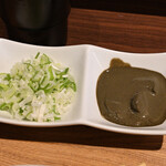 NIBOSHI MANIA - さざえといりこの焦がし醬油蕎麦のネギとサザエの肝