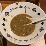 NIBOSHI MANIA - さざえといりこの焦がし醬油蕎麦の底に残ったスープ