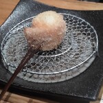 串揚げ大ひら  - 半熟うずらのベーコンチーズ巻き