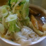 ラーメン北郎 - 小ラーメン＋水餃子（680円）