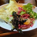 馬刺しと地鶏とマグロ 梅屋 - 馬肉ユッケ