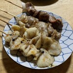 やきとりあきづき - 鶏皮、砂ずり