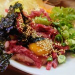 馬刺しと地鶏とマグロ 梅屋 - 馬肉ユッケ
