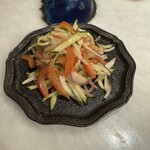 AHILYA INDIAN RESTAURANT - カチュンバルサラダ　マサラスパイス強め｡キュウリがサッパリで美味しい