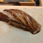 すしやのたい悟 - カマスの炙り握り