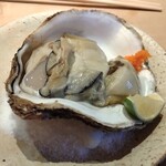 すしやのたい悟 - 徳島産殻付き岩牡蠣