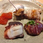 すしやのたい悟 - 鱒の筋子、佐島の真蛸塩煮本山葵、白バイ貝、蝦蛄、にたり鯨の漬け