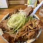 ラーメンハウス - 肉厚チャーシューの塊です