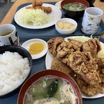 うどんと丼 ふる里 - ご飯も大盛りサイズです