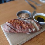 Pike & Joyce - バケット