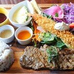 Antique Café on ℃ - サーロインステーキ＆エビフライ