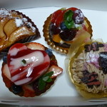 ルクール - 買ってきた4個のケーキ